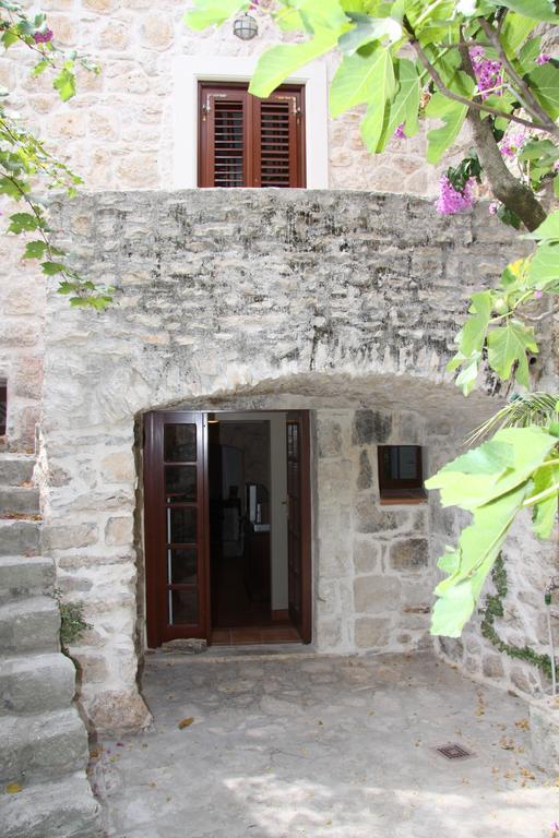 Villa Rustika Sutivan Exterior photo