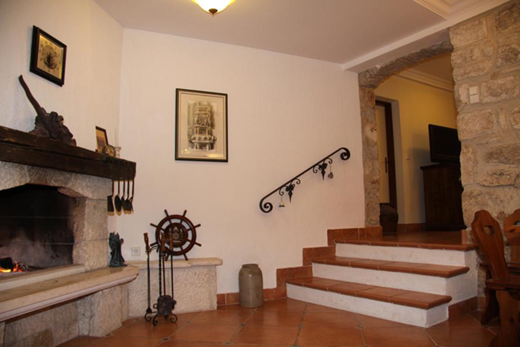 Villa Rustika Sutivan Exterior photo